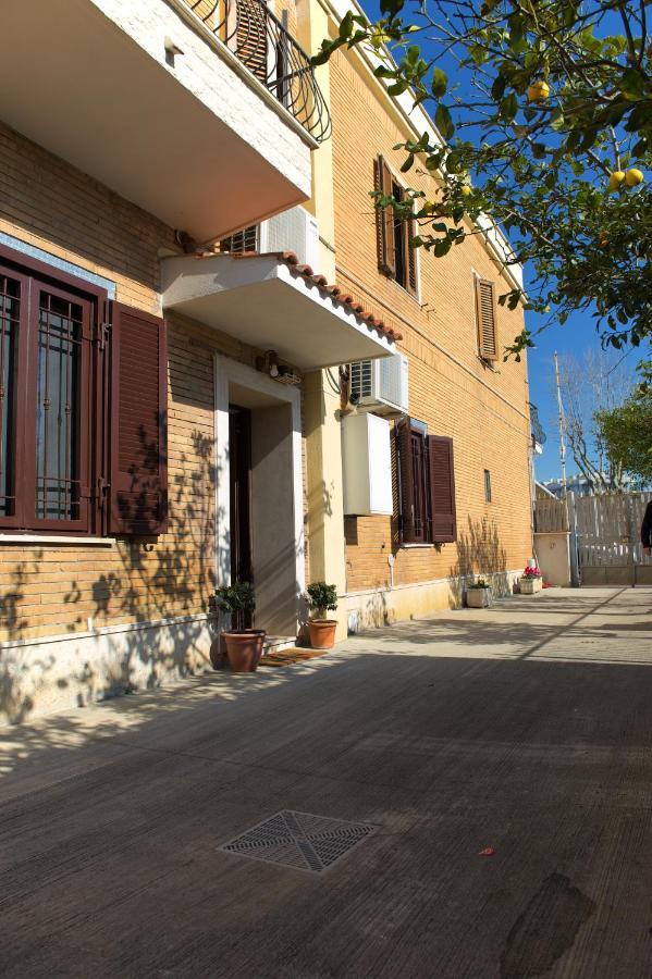 Casa Vacanze Alla Maison Fiumicino Ngoại thất bức ảnh